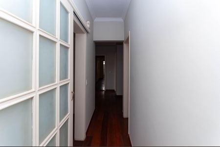 Apartamento à venda com 313m², 4 quartos e 4 vagas Apartamento à venda com 313m², 4 quartos e 4 vagasCorredor