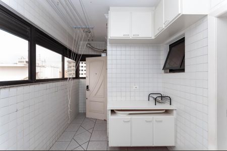 Apartamento à venda com 313m², 4 quartos e 4 vagas Apartamento à venda com 313m², 4 quartos e 4 vagasÁrea de Serviço