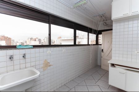 Apartamento à venda com 313m², 4 quartos e 4 vagas Apartamento à venda com 313m², 4 quartos e 4 vagasÁrea de Serviço