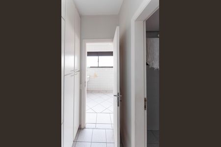Apartamento à venda com 313m², 4 quartos e 4 vagas Apartamento à venda com 313m², 4 quartos e 4 vagasQuarto de Serviço