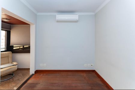 Apartamento à venda com 313m², 4 quartos e 4 vagas Apartamento à venda com 313m², 4 quartos e 4 vagasSuíte 1