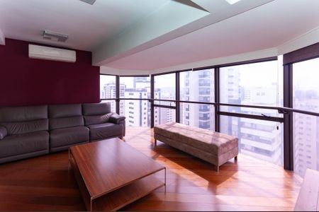 Apartamento à venda com 313m², 4 quartos e 4 vagas Apartamento à venda com 313m², 4 quartos e 4 vagasSala de TV Cobertura