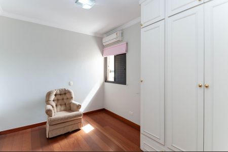 Apartamento à venda com 313m², 4 quartos e 4 vagas Apartamento à venda com 313m², 4 quartos e 4 vagasSuíte 3