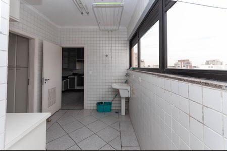 Apartamento à venda com 313m², 4 quartos e 4 vagas Apartamento à venda com 313m², 4 quartos e 4 vagasÁrea de Serviço