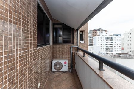 Apartamento à venda com 313m², 4 quartos e 4 vagas Apartamento à venda com 313m², 4 quartos e 4 vagasVista