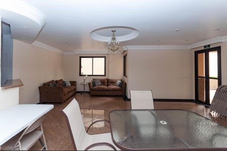 Apartamento à venda com 313m², 4 quartos e 4 vagas Apartamento à venda com 313m², 4 quartos e 4 vagasÁrea Comum - Salão de Festas