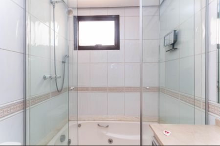 Apartamento à venda com 313m², 4 quartos e 4 vagas Apartamento à venda com 313m², 4 quartos e 4 vagasBanheiro da Suíte 1