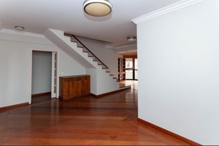 Apartamento à venda com 313m², 4 quartos e 4 vagas Apartamento à venda com 313m², 4 quartos e 4 vagasSala