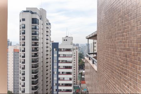 Apartamento à venda com 313m², 4 quartos e 4 vagas Apartamento à venda com 313m², 4 quartos e 4 vagasVista