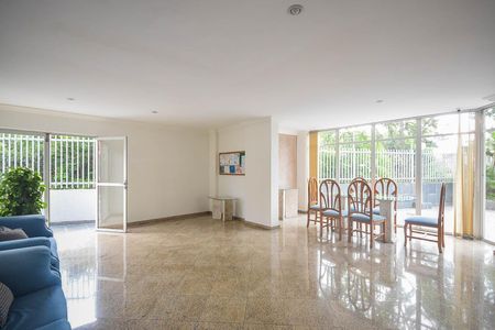 Apartamento à venda com 32m², 1 quarto e 1 vaga Apartamento à venda com 32m², 1 quarto e 1 vagaÁrea comum