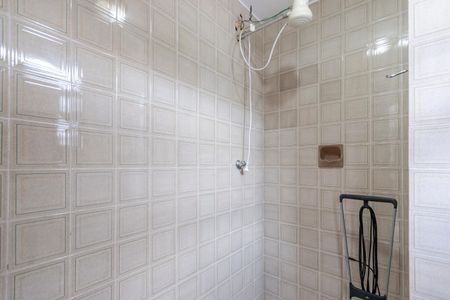 Casa à venda com 393m², 4 quartos e 2 vagas Casa à venda com 393m², 4 quartos e 2 vagasBanheiro de Serviço