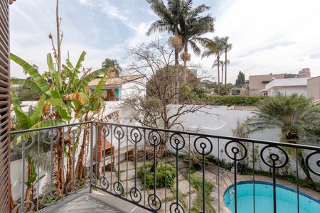 Casa à venda com 393m², 4 quartos e 2 vagas Casa à venda com 393m², 4 quartos e 2 vagasVaranda da Suíte 1