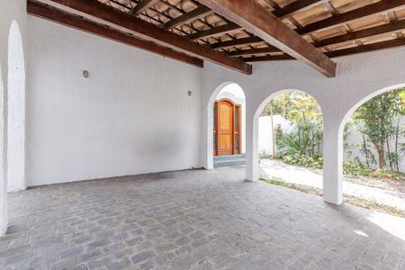 Casa à venda com 393m², 4 quartos e 2 vagas Casa à venda com 393m², 4 quartos e 2 vagasGaragem