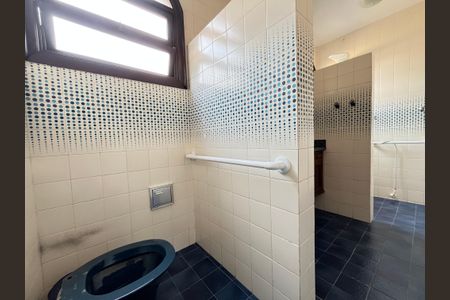 Casa à venda com 393m², 4 quartos e 2 vagasBanheiro