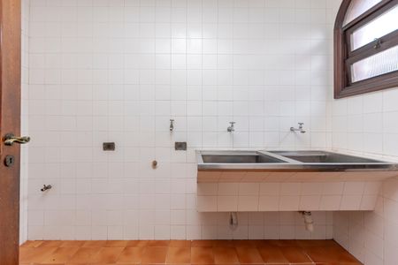 Casa à venda com 393m², 4 quartos e 2 vagas Casa à venda com 393m², 4 quartos e 2 vagasÁrea de Serviço