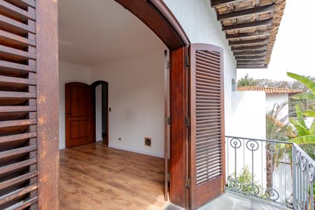 Casa à venda com 393m², 4 quartos e 2 vagas Casa à venda com 393m², 4 quartos e 2 vagasVaranda da Suíte 1