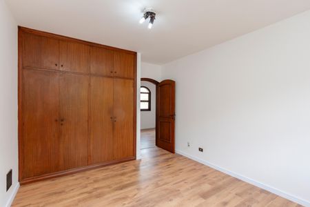 Casa à venda com 393m², 4 quartos e 2 vagas Casa à venda com 393m², 4 quartos e 2 vagasSuíte 2