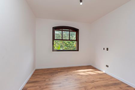 Casa à venda com 393m², 4 quartos e 2 vagas Casa à venda com 393m², 4 quartos e 2 vagasQuarto 2