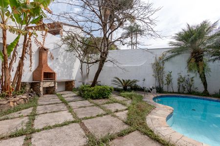 Casa à venda com 393m², 4 quartos e 2 vagas Casa à venda com 393m², 4 quartos e 2 vagasPiscina