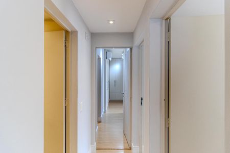 Corredor de apartamento para alugar com 3 quartos, 120m² em Santa Cecilia, São Paulo