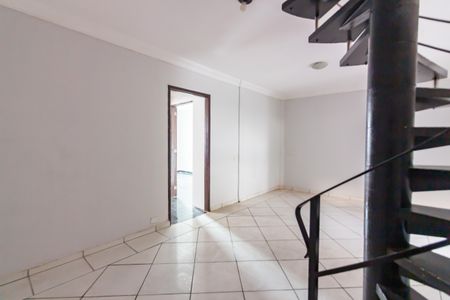 Sala  de casa para alugar com 4 quartos, 150m² em Bandeiras, Osasco