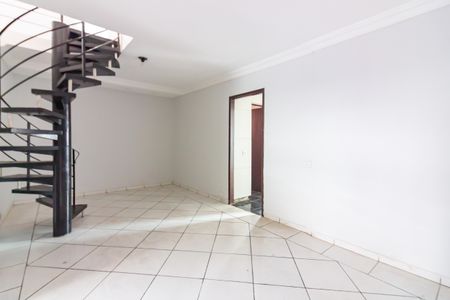 Sala  de casa para alugar com 4 quartos, 150m² em Bandeiras, Osasco