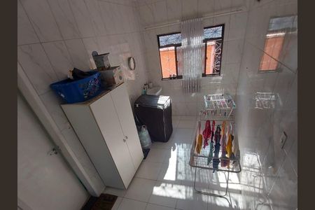 Casa à venda com 240m², 3 quartos e 1 vaga Casa à venda com 240m², 3 quartos e 1 vagaÁrea de Serviço