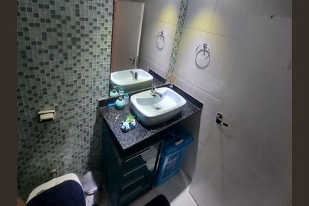 Casa à venda com 240m², 3 quartos e 1 vaga Casa à venda com 240m², 3 quartos e 1 vagaBanheiro Social 2