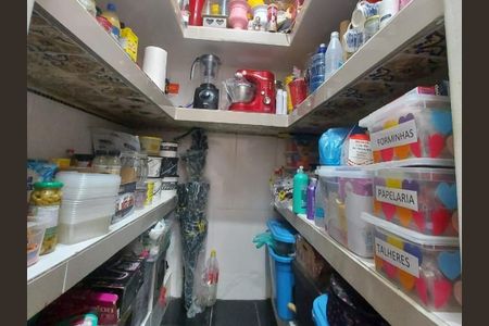 Casa à venda com 240m², 3 quartos e 1 vaga Casa à venda com 240m², 3 quartos e 1 vagaDespensa