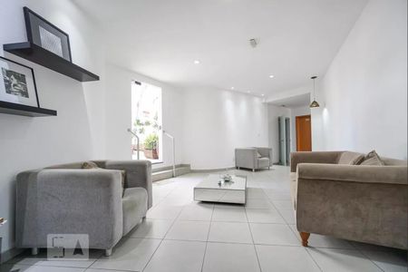 Studio à venda com 29m², 1 quarto e sem vaga Studio à venda com 29m², 1 quarto e sem vagaÁrea Comum