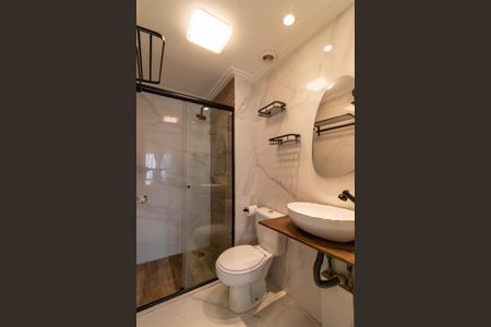 Banheiro de kitnet/studio para alugar com 1 quarto, 52m² em Barra Funda, São Paulo