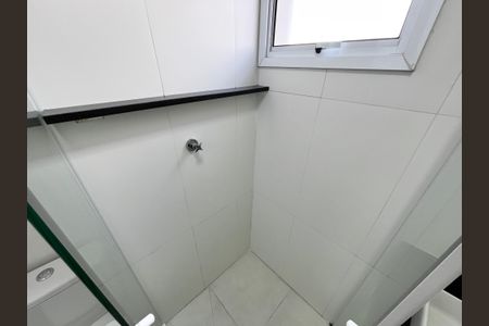 Apartamento à venda com 42m², 2 quartos e sem vaga Apartamento à venda com 42m², 2 quartos e sem vagaBanheiro Social