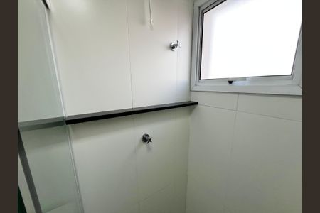 Apartamento à venda com 42m², 2 quartos e sem vaga Apartamento à venda com 42m², 2 quartos e sem vagaBanheiro Social