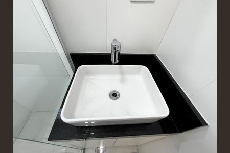 Apartamento à venda com 42m², 2 quartos e sem vaga Apartamento à venda com 42m², 2 quartos e sem vagaBanheiro Social