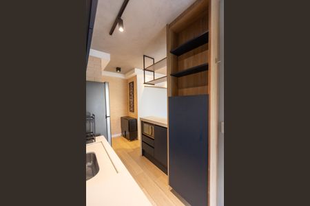 Cozinha de apartamento para alugar com 1 quarto, 40m² em Cambuí, Campinas