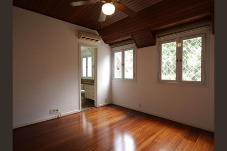 Casa à venda com 1000m², 4 quartos e 8 vagasSuíte 3