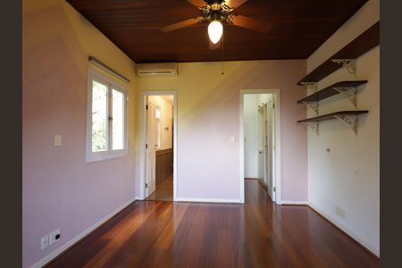 Casa à venda com 1000m², 4 quartos e 8 vagasSuíte 4