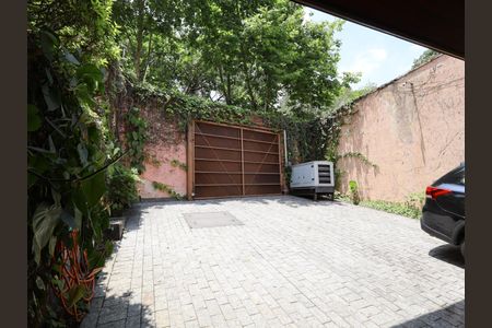 Casa à venda com 1000m², 4 quartos e 8 vagasGaragem