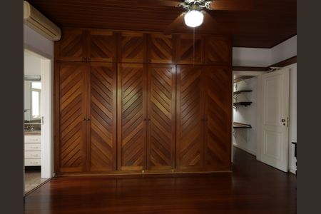 Casa à venda com 1000m², 4 quartos e 8 vagasSuíte 2