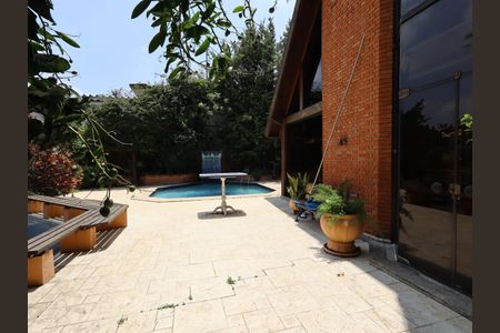 Casa à venda com 1000m², 4 quartos e 8 vagasÁrea comum - Piscina
