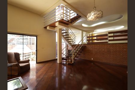 Casa à venda com 1000m², 4 quartos e 8 vagasSala