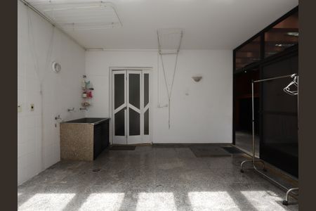 Casa à venda com 1000m², 4 quartos e 8 vagasÁrea de Serviço