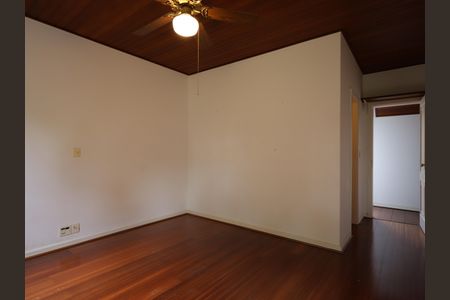 Casa à venda com 1000m², 4 quartos e 8 vagasSuíte 3