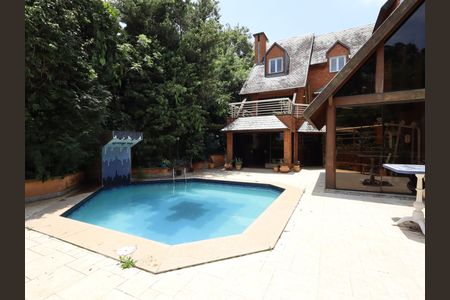 Casa à venda com 1000m², 4 quartos e 8 vagasÁrea comum - Piscina