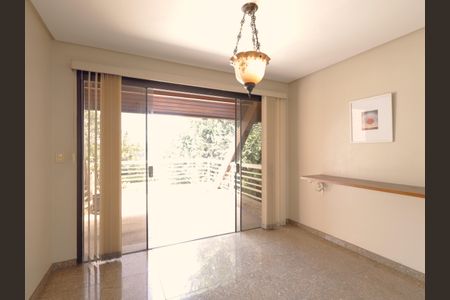 Casa à venda com 1000m², 4 quartos e 8 vagasCopa