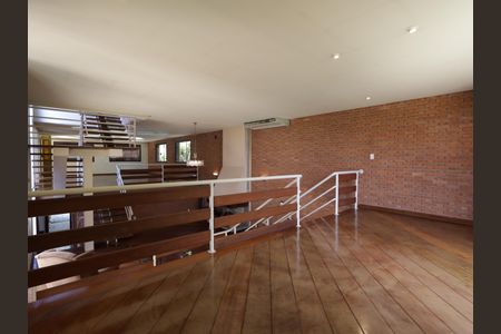 Casa à venda com 1000m², 4 quartos e 8 vagasCorredor