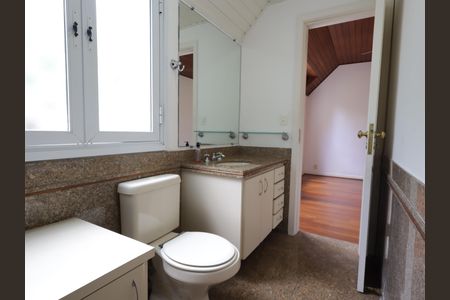 Casa à venda com 1000m², 4 quartos e 8 vagasBanheiro da Suíte 3