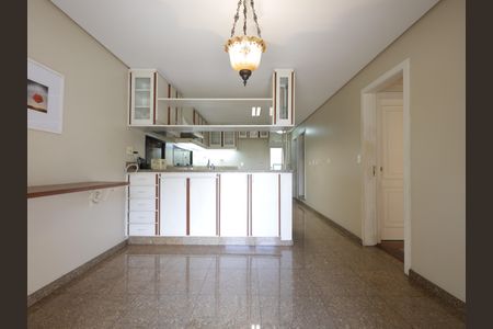 Casa à venda com 1000m², 4 quartos e 8 vagasCopa