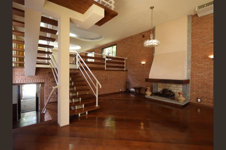 Casa à venda com 1000m², 4 quartos e 8 vagasSala
