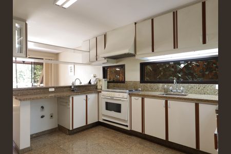 Casa à venda com 1000m², 4 quartos e 8 vagasCozinha